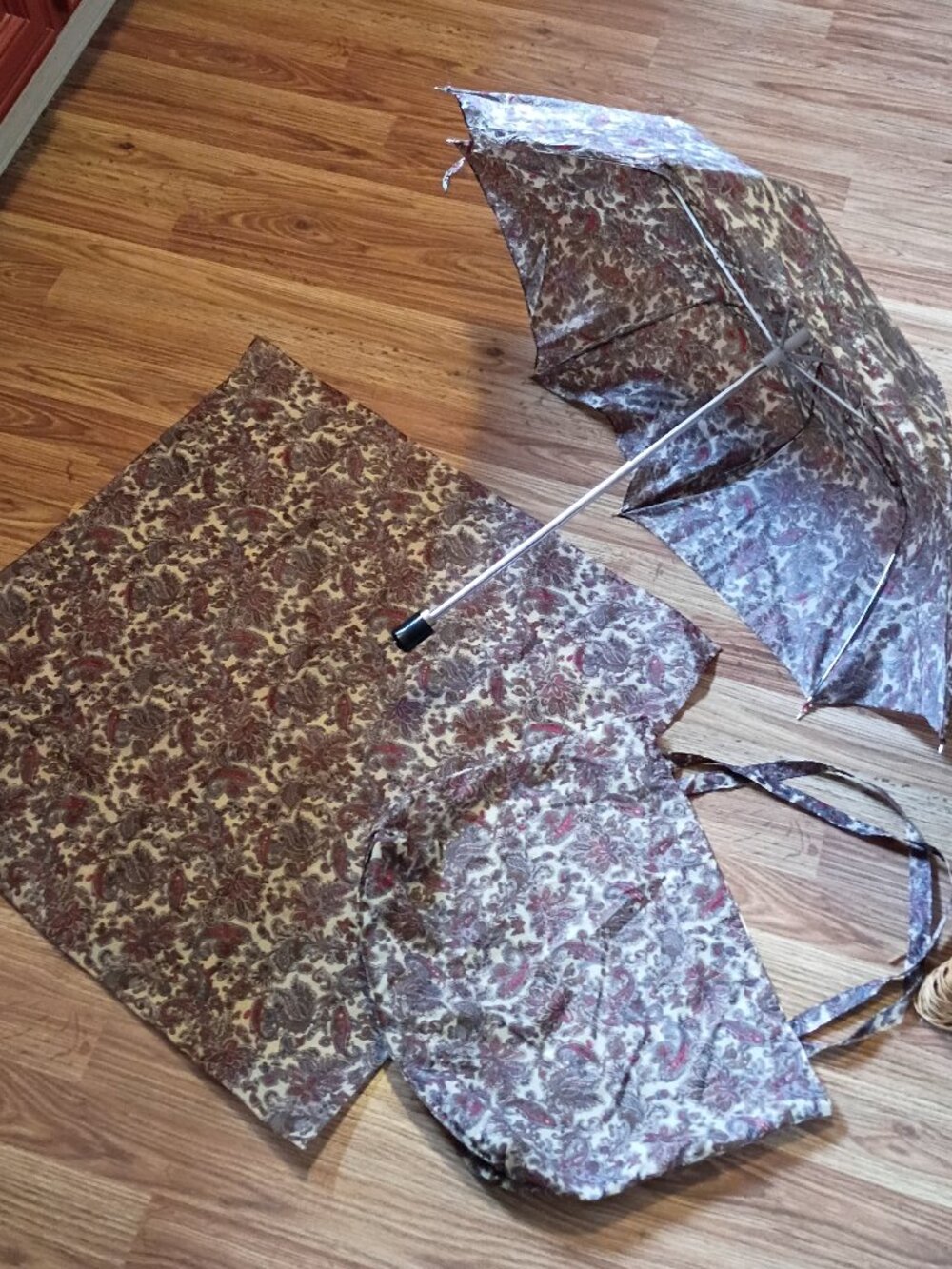 Small Umbrella Pouch And Scarf Paisley